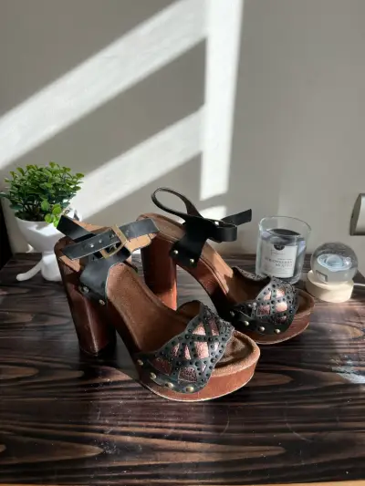 Sandalias de tacón alto con plataforma - miniatura 1