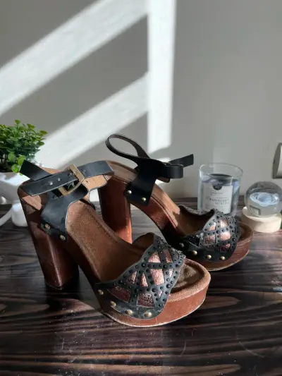 Sandalias de tacón alto con plataforma - miniatura 3