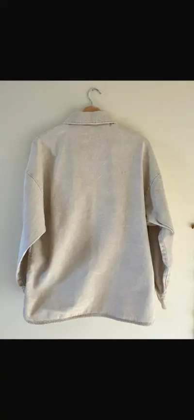 Camisa blanca Zara de mezclilla - miniatura 5