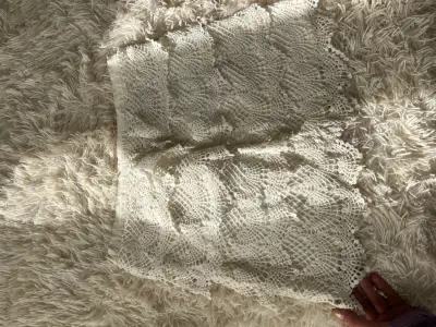 Falda de encaje blanco elegante - miniatura 2