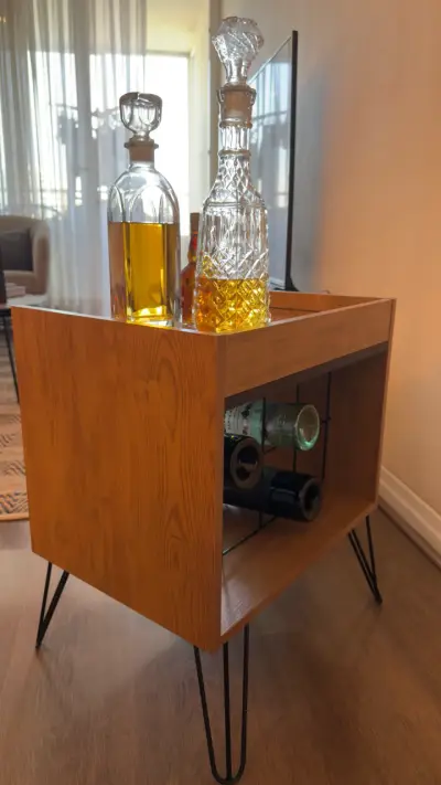 Mesa bar con botellero de madera - miniatura 4