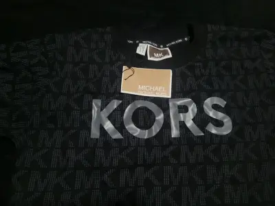 Polera Michael Kors negra estampada - miniatura 2