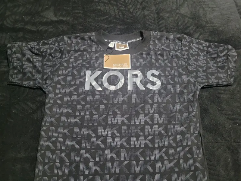 Polera Michael Kors negra estampada - 4