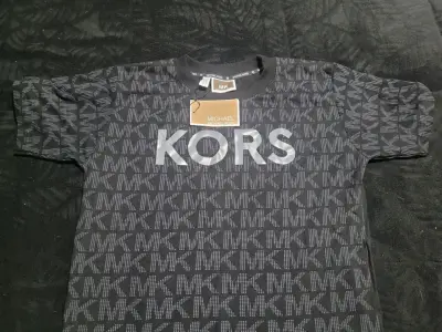 Polera Michael Kors negra estampada - miniatura 4