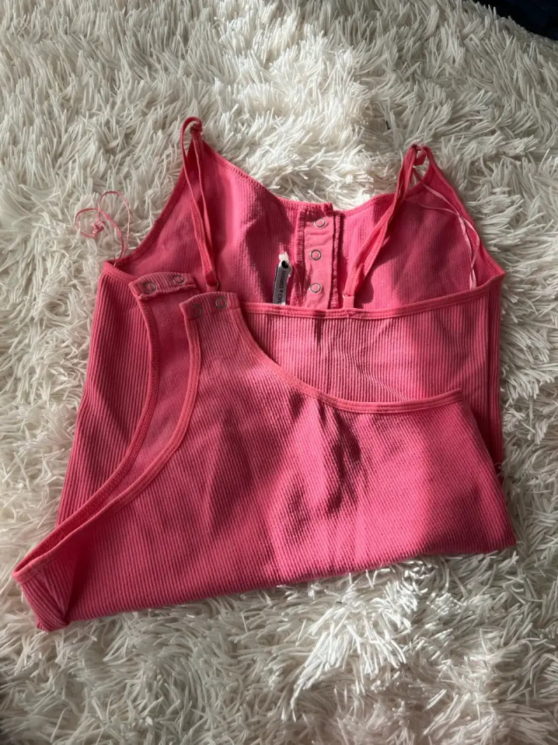 Body rosado de tirantes con botones - 2