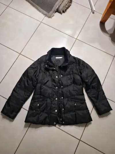 Chaqueta acolchada negra para mujer - miniatura 1
