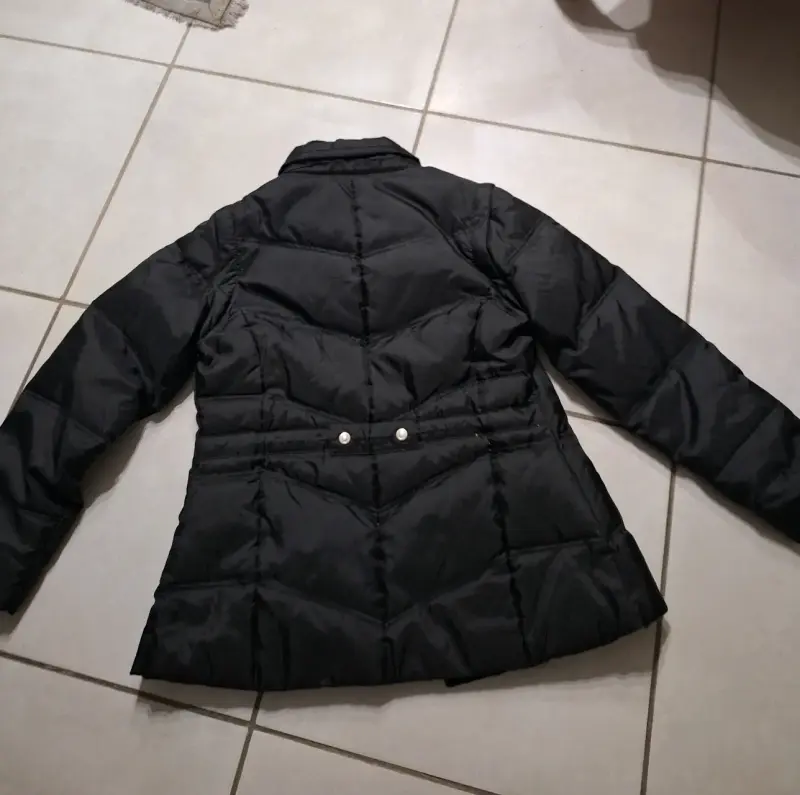 Chaqueta acolchada negra para mujer - 2