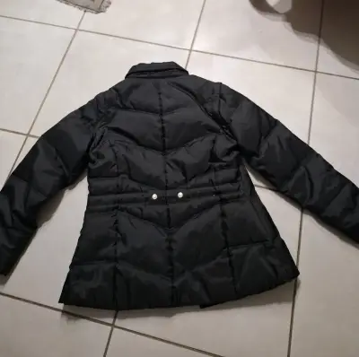 Chaqueta acolchada negra para mujer - miniatura 2