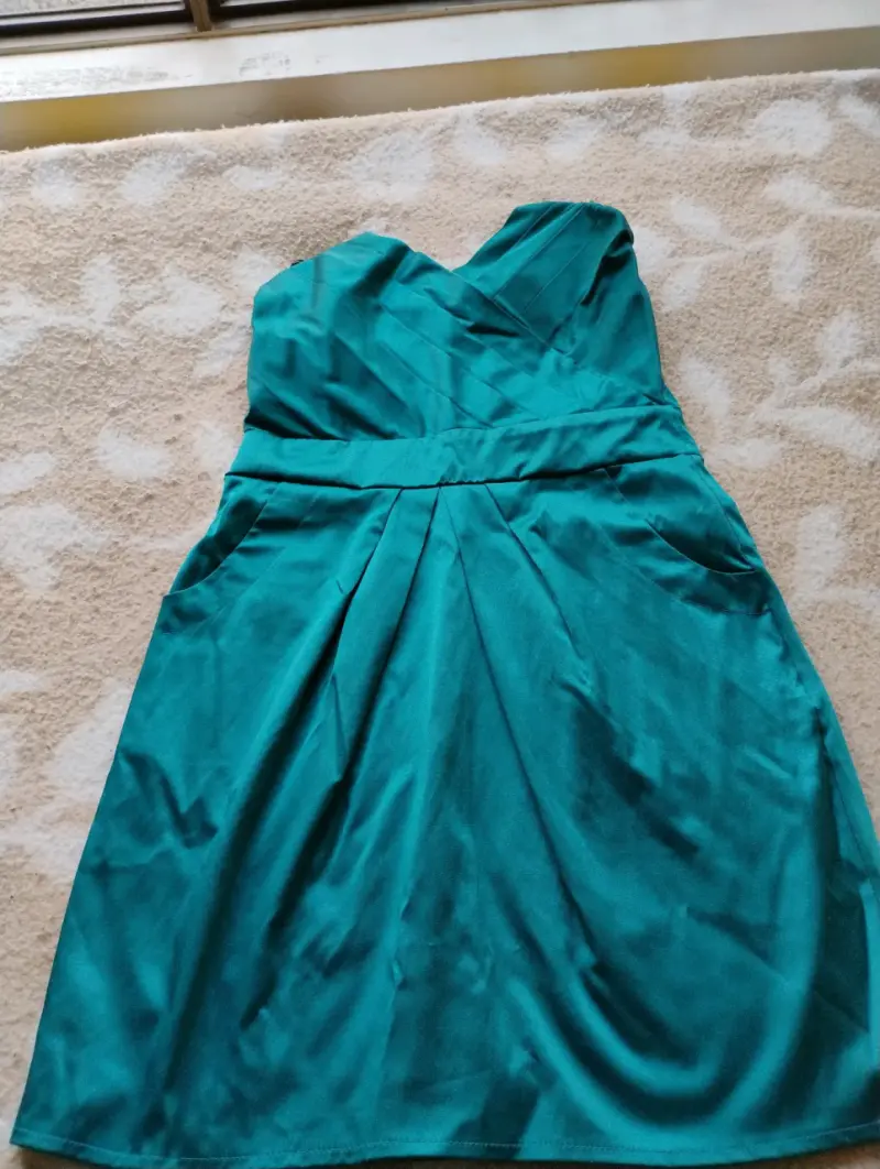 Vestido verde esmeralda elegante - 2
