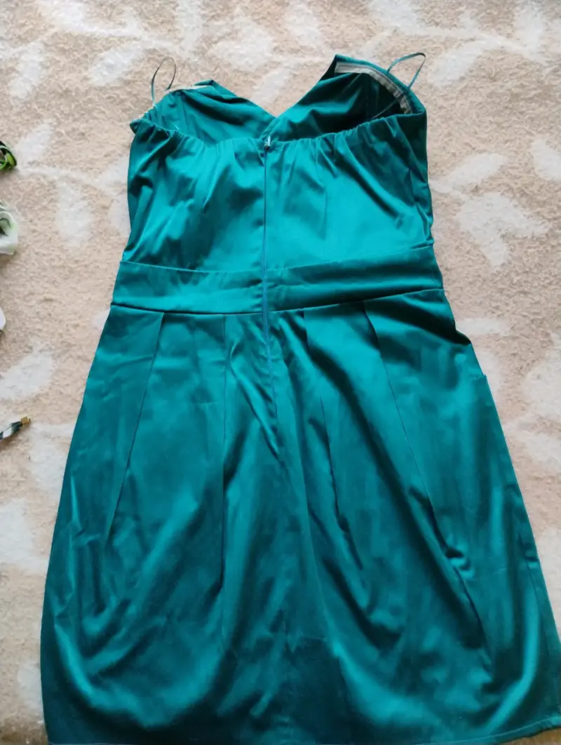 Vestido verde esmeralda elegante - 4