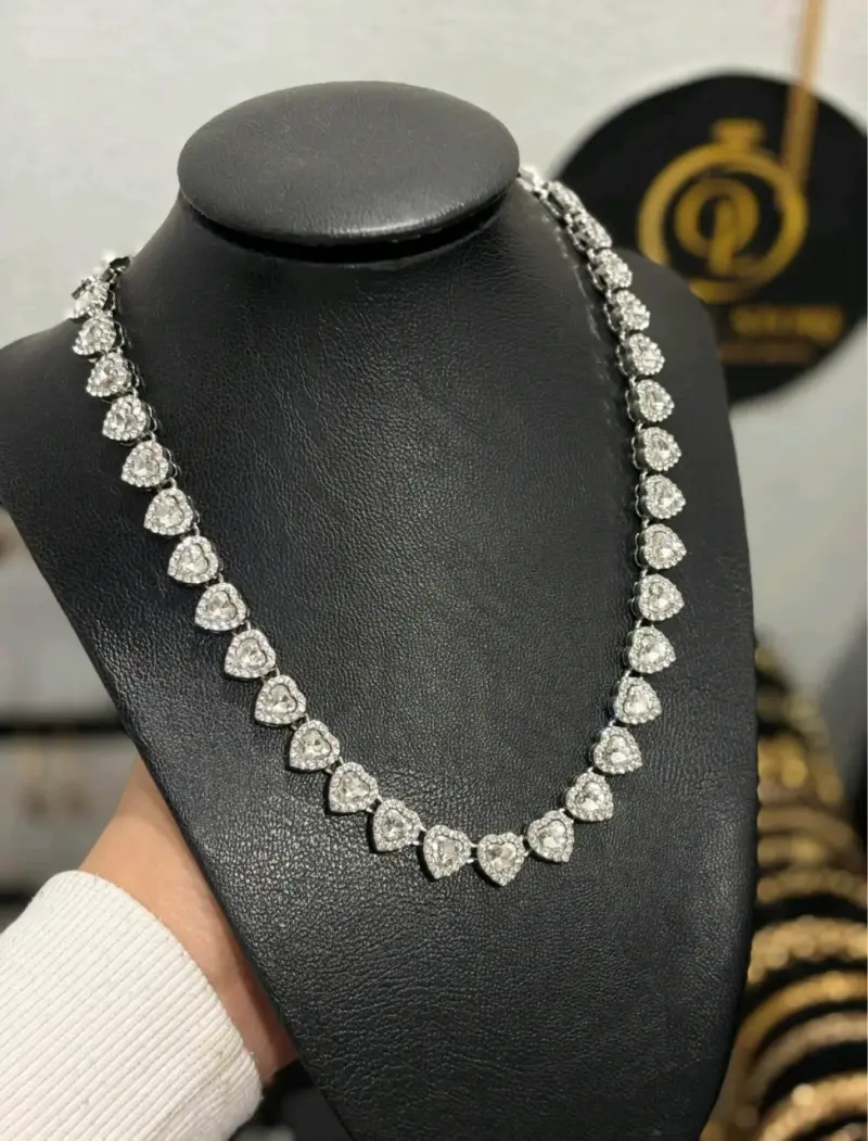 Collar de corazones estilo Ariana Grande plateado - 2