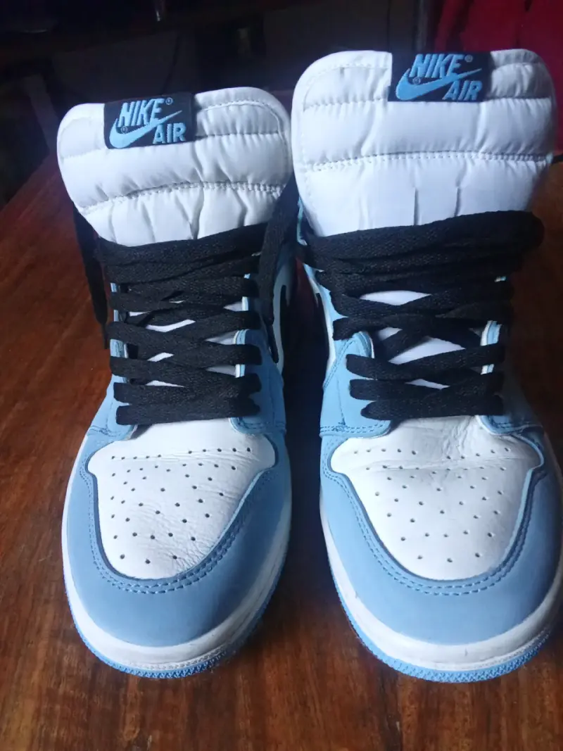 Zapatillas Nike Air Jordan blancas y celestes - 4
