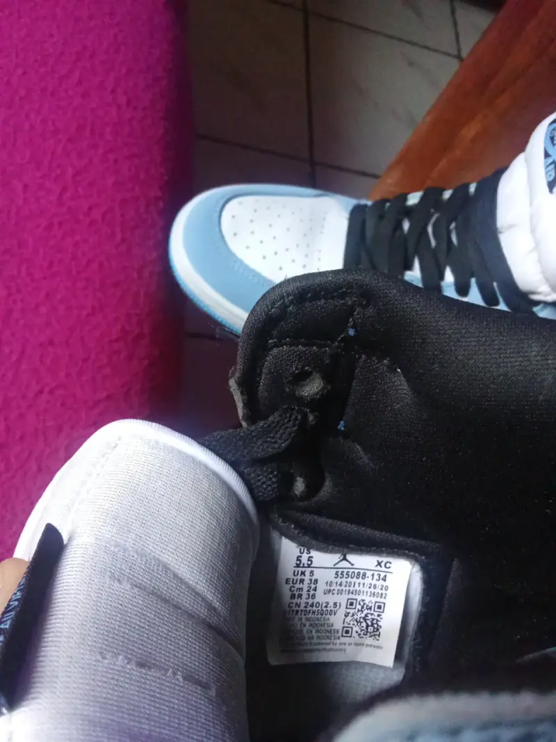 Zapatillas Nike Air Jordan blancas y celestes - 5