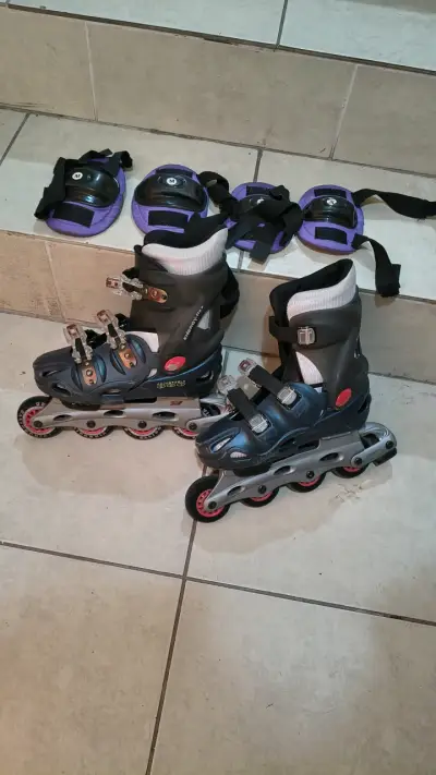 Patines en línea con protecciones - miniatura 1