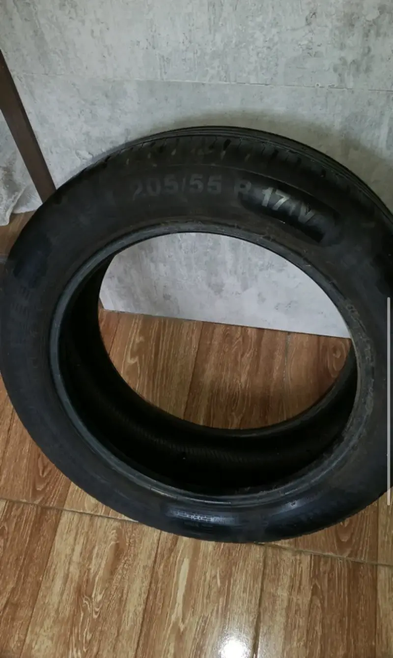 Neumático usado 205/55 R17 - 1