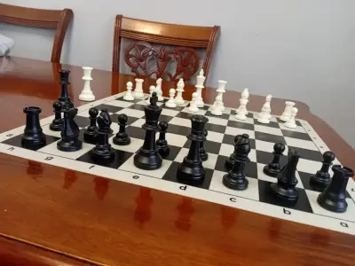 Juego de ajedrez completo NUEVO - miniatura 1