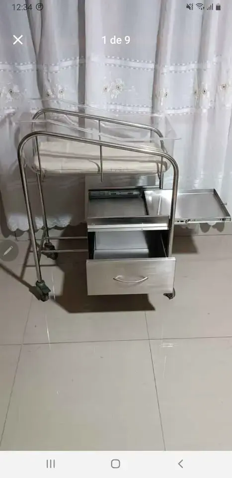 Cuna de bebé con estructura metálica - 2