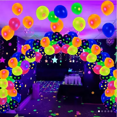 Inflador eléctrico portátil rosa y azul con globos - miniatura 5