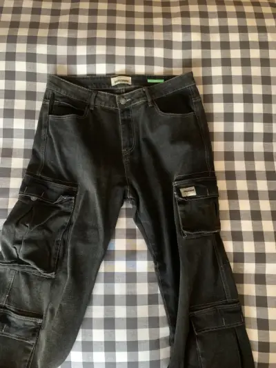 Pantalones cargo negros Americano Talla 4 Poco uso - miniatura 1
