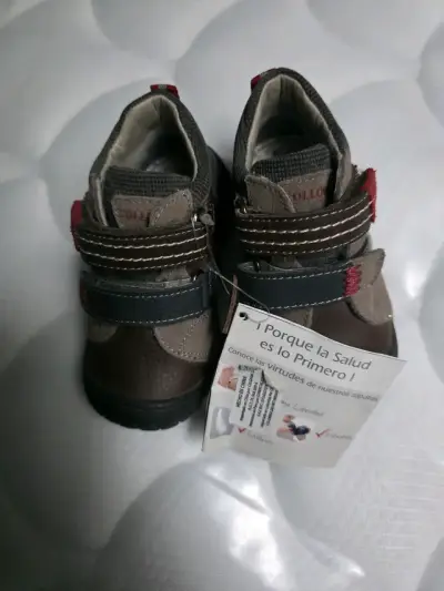 Botines para niños color marrón con velcro - miniatura 1