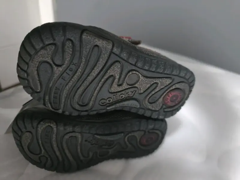 Botines para niños color marrón con velcro - 2