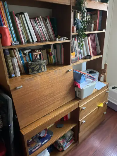 Librero de madera con estantes - miniatura 2