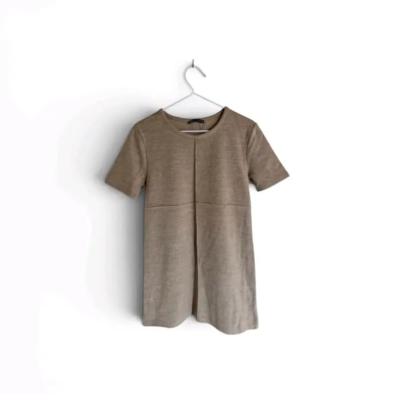 Vestido corto beige casual