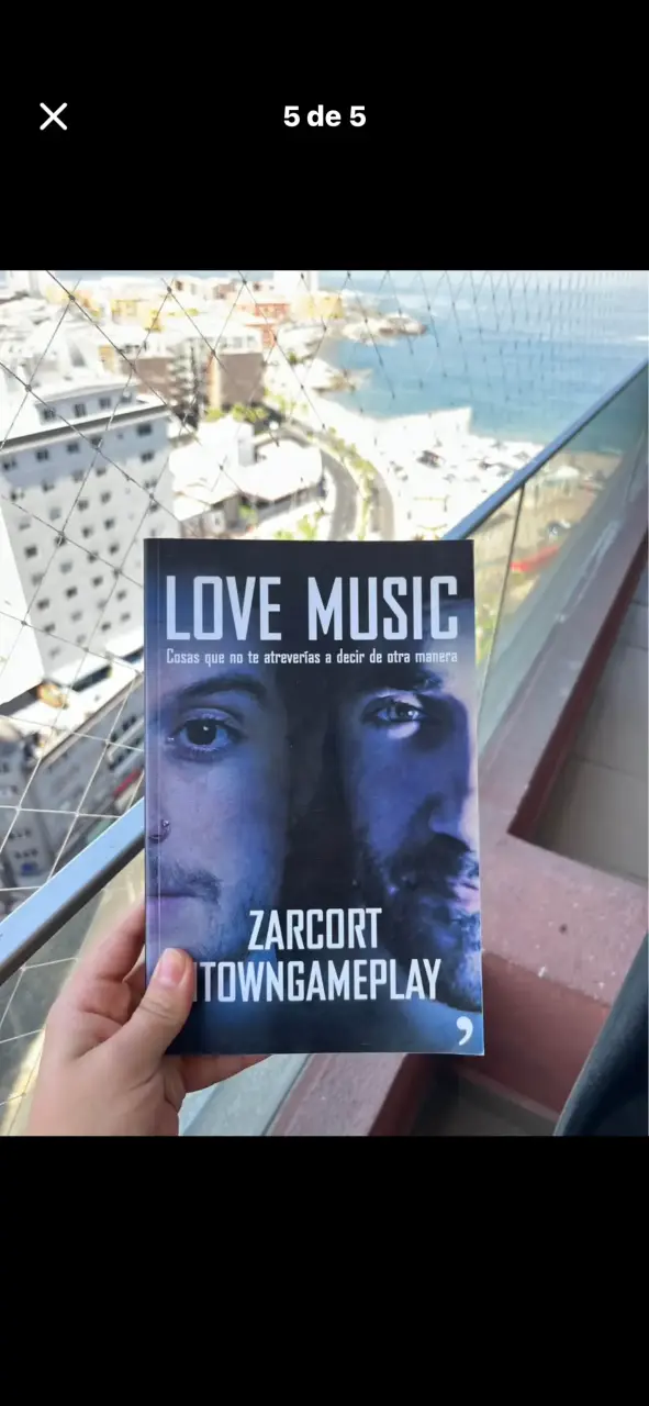 Libro 'Love Music' de Zarcort y TownGamePlay