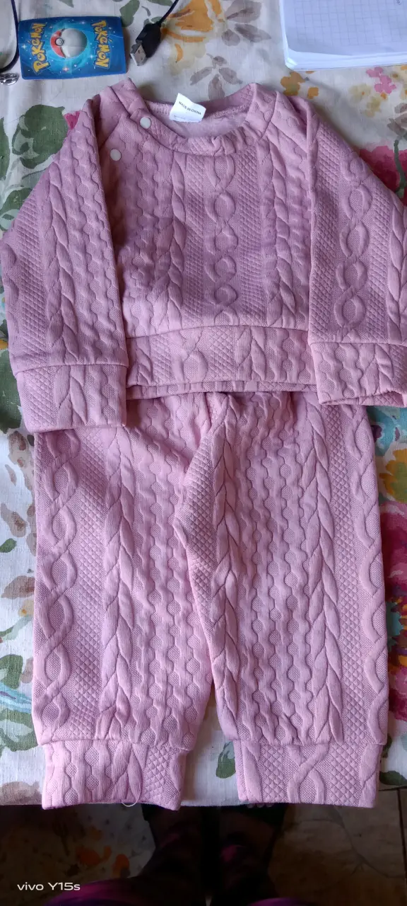 Conjunto de bebé rosado con babero - 2