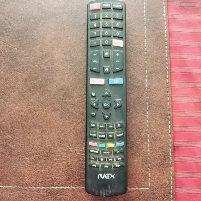 Televisor LED con múltiples puertos HDMI - miniatura 5