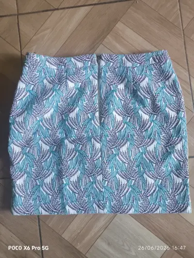 Falda corta estampada tropical - miniatura 1