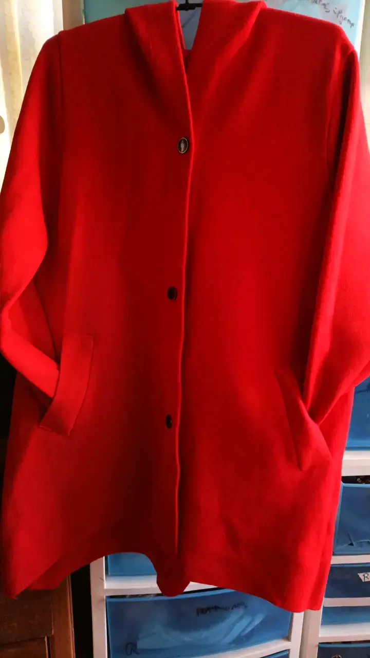 Abrigo rojo elegante para mujer - 2