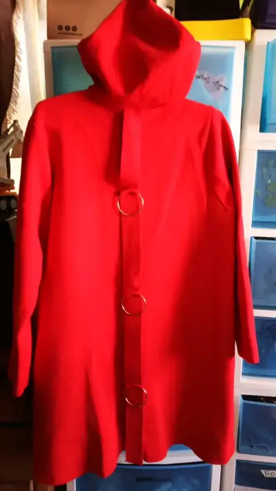 Abrigo rojo elegante para mujer - miniatura 4