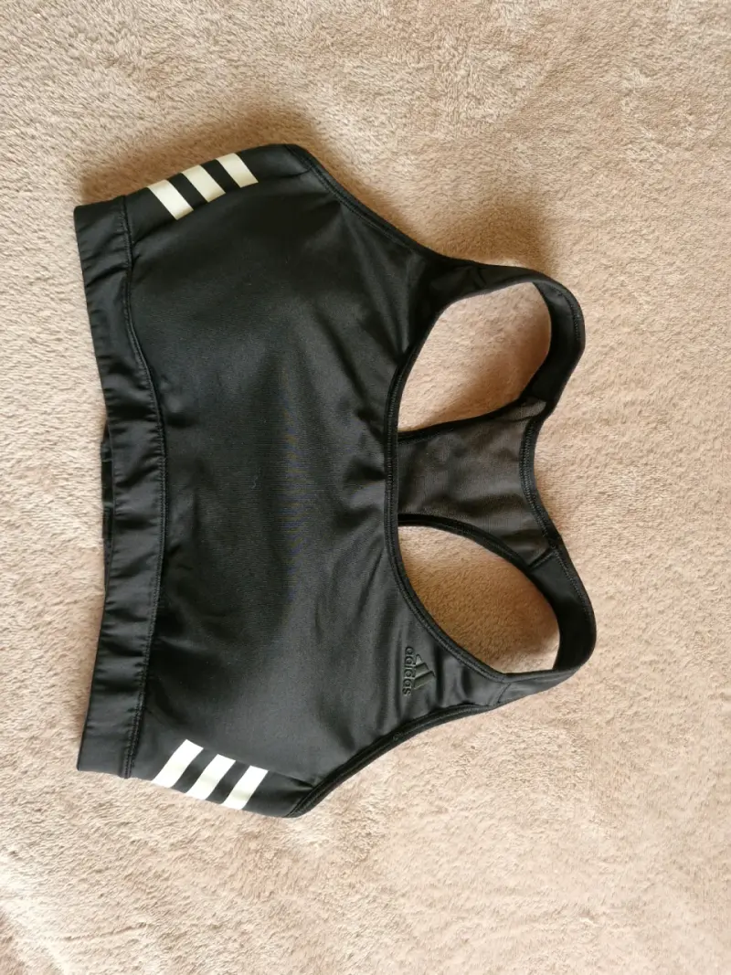 Top deportivo negro Adidas
