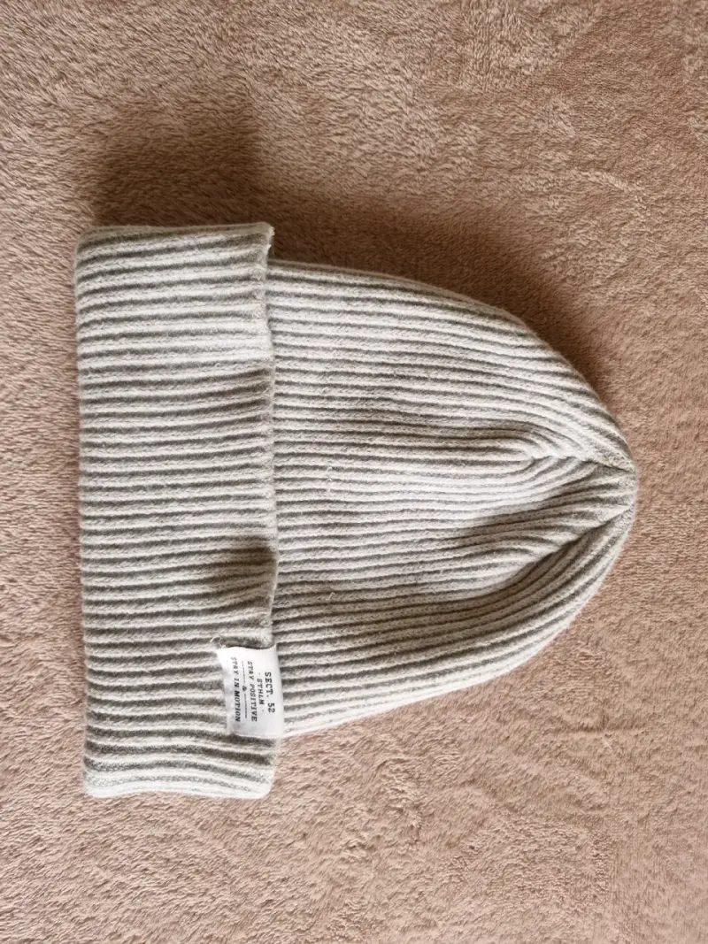 Gorro de lana gris unisex