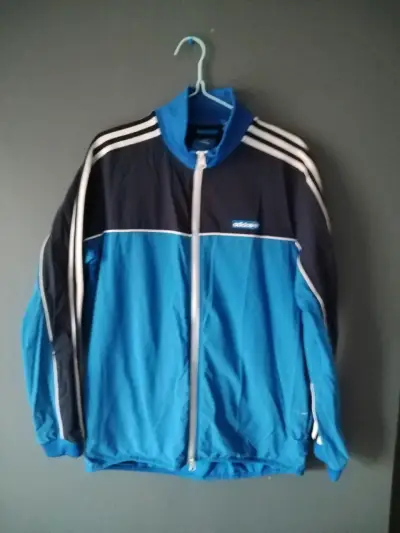 Chaqueta deportiva Adidas azul y negra - miniatura 1