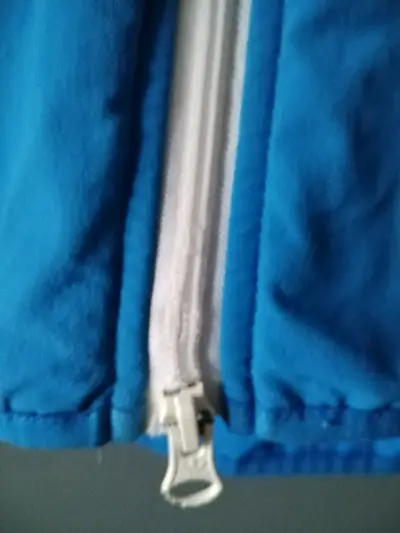 Chaqueta deportiva Adidas azul y negra - miniatura 3