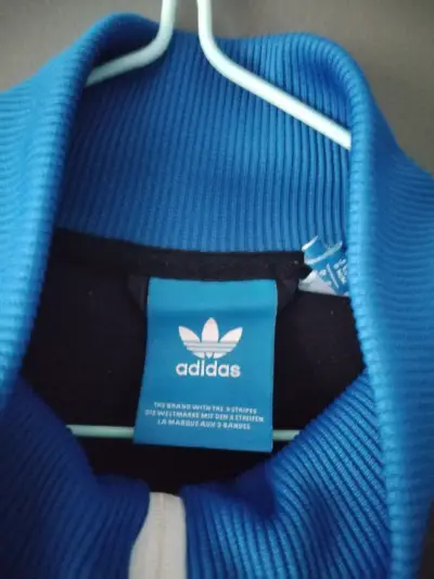 Chaqueta deportiva Adidas azul y negra - miniatura 5