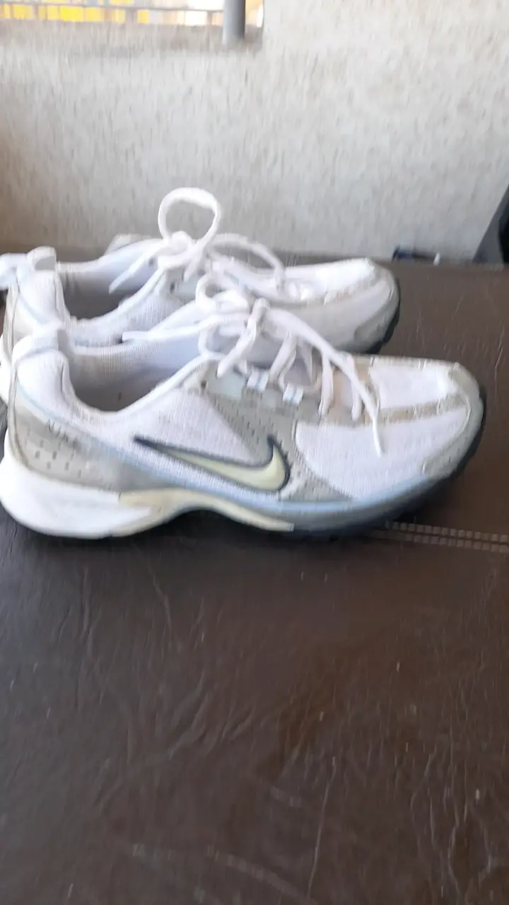 Zapatillas deportivas Nike blancas - 3