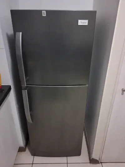 Refrigerador Oster de acero inoxidable - miniatura 1