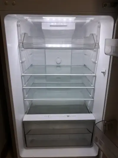 Refrigerador Oster de acero inoxidable - miniatura 3