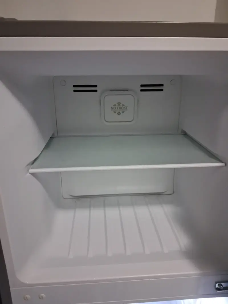 Refrigerador Oster de acero inoxidable - 4