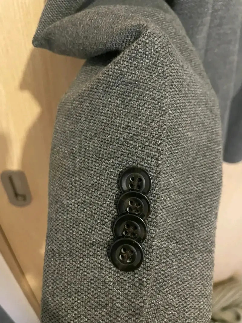 Blazer gris elegante para hombre - 2