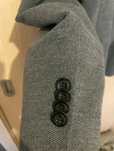 Blazer gris elegante para hombre - miniatura 2