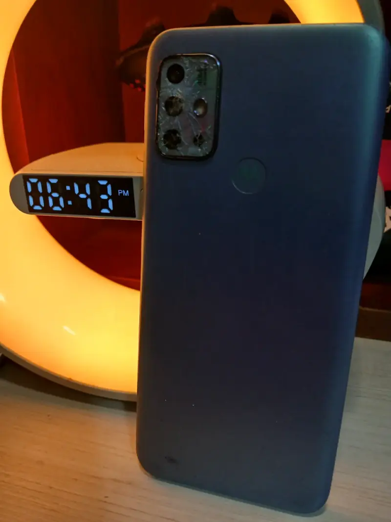 Smartphone Android con pantalla grande - 2