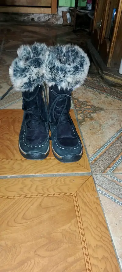 Botas de invierno con forro de piel sintética - miniatura 1