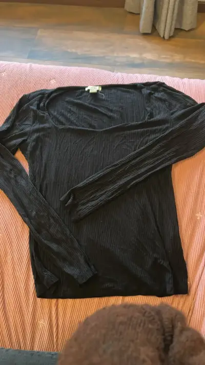 Polera negra de manga larga - miniatura 1