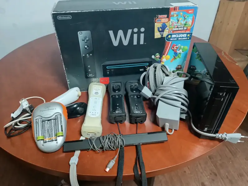Consola Nintendo Wii con accesorios y juegos