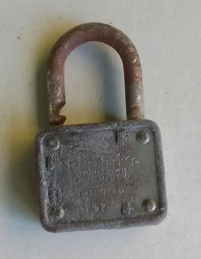 Candado antiguo Master sin llaves 1950 - miniatura 3