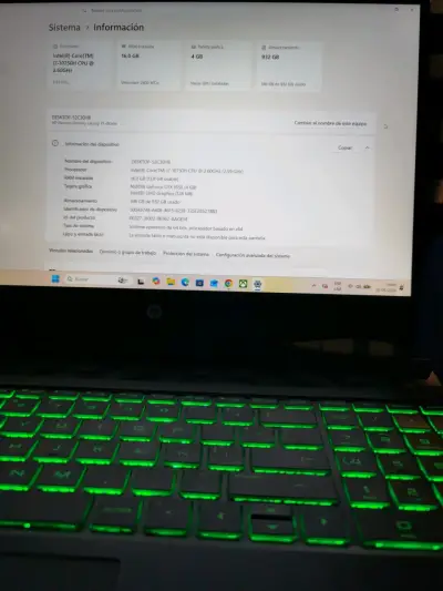 Notebook HP con teclado retroiluminado - miniatura 4